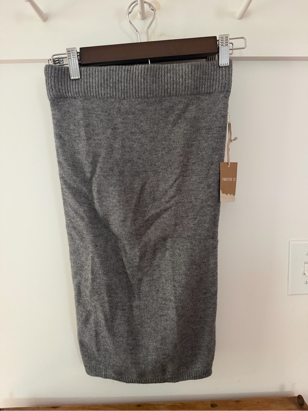 Forever 21 -S- Charcoal Gray Ribbed Knit Midi Skirt.